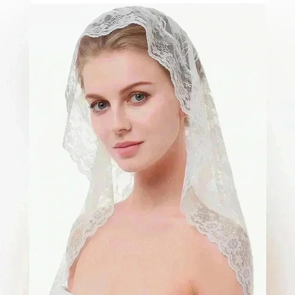 Wedding Bridal Short Lace White Veil Shoulder Length Applique Lace Edge - Picture 1 of 10
